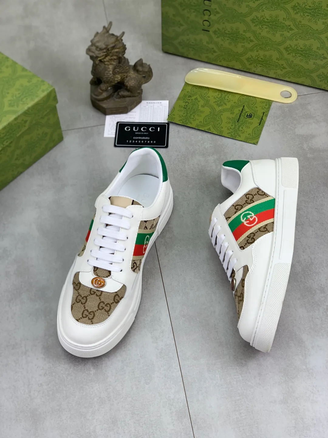 Men's Men's Shoes P420 💰[New Style] 🆘 The latest model from Gucci's official website🎁Classic casual and fashionable men's shoes👟Hot style💥Simple and elegant style, exclusive for trendy men. Unique latest brand elements from the official website👑Gucci original decoration, fashionable and generous, made of original soft calfskin fabric➕Comfortable soft sheepskin lining ✅The official website specifies wear-resistant rubber outsole_full of elasticity, classic model taken in real life🎬Color: 2️⃣colors available😍Number: 38-44